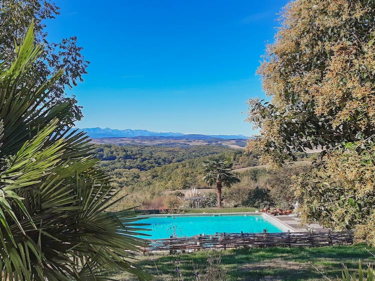 swimming pool with view on the pyrenees